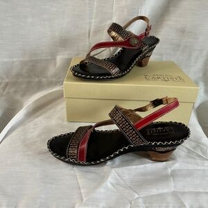 L'Artiste Sandals with Heel